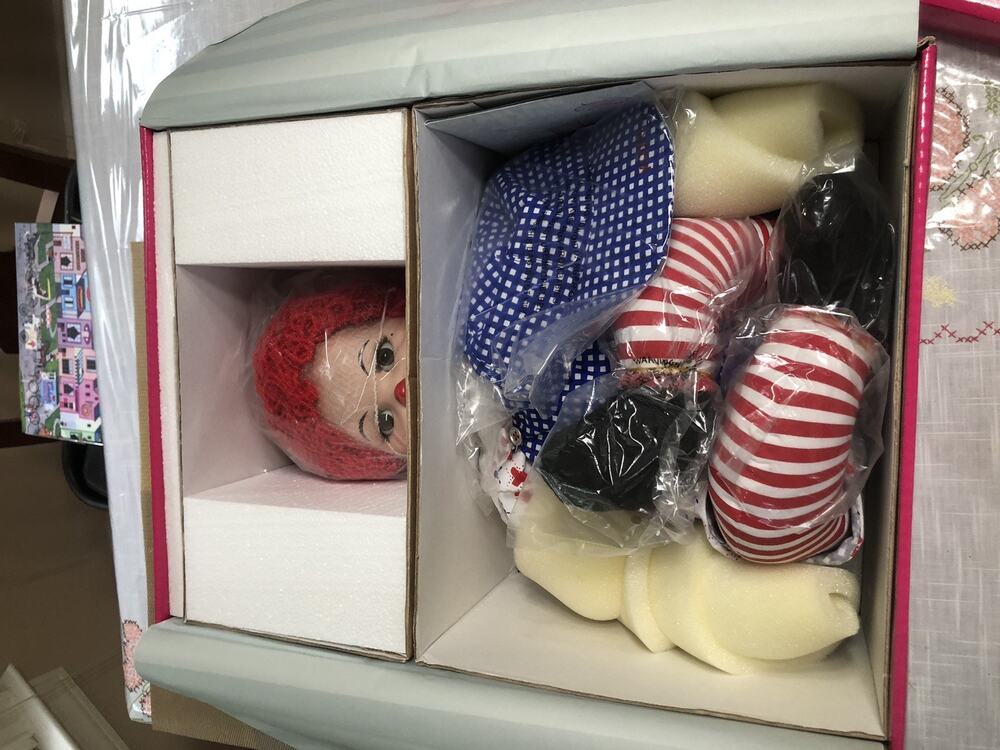 Marie Osmond Porcelain Doll "Huggs" 14" Twins Series Collectible with Box & COA